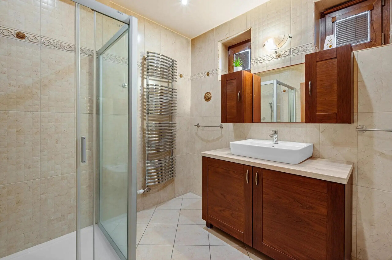 Modern bathroom with shower cabin